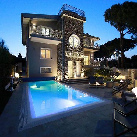 B&B Bellavista Exclusive In Zona Centrale Con Piscina Riscaldata E Jacuzzi Vista Lago Desenzano del Garda Exterior foto