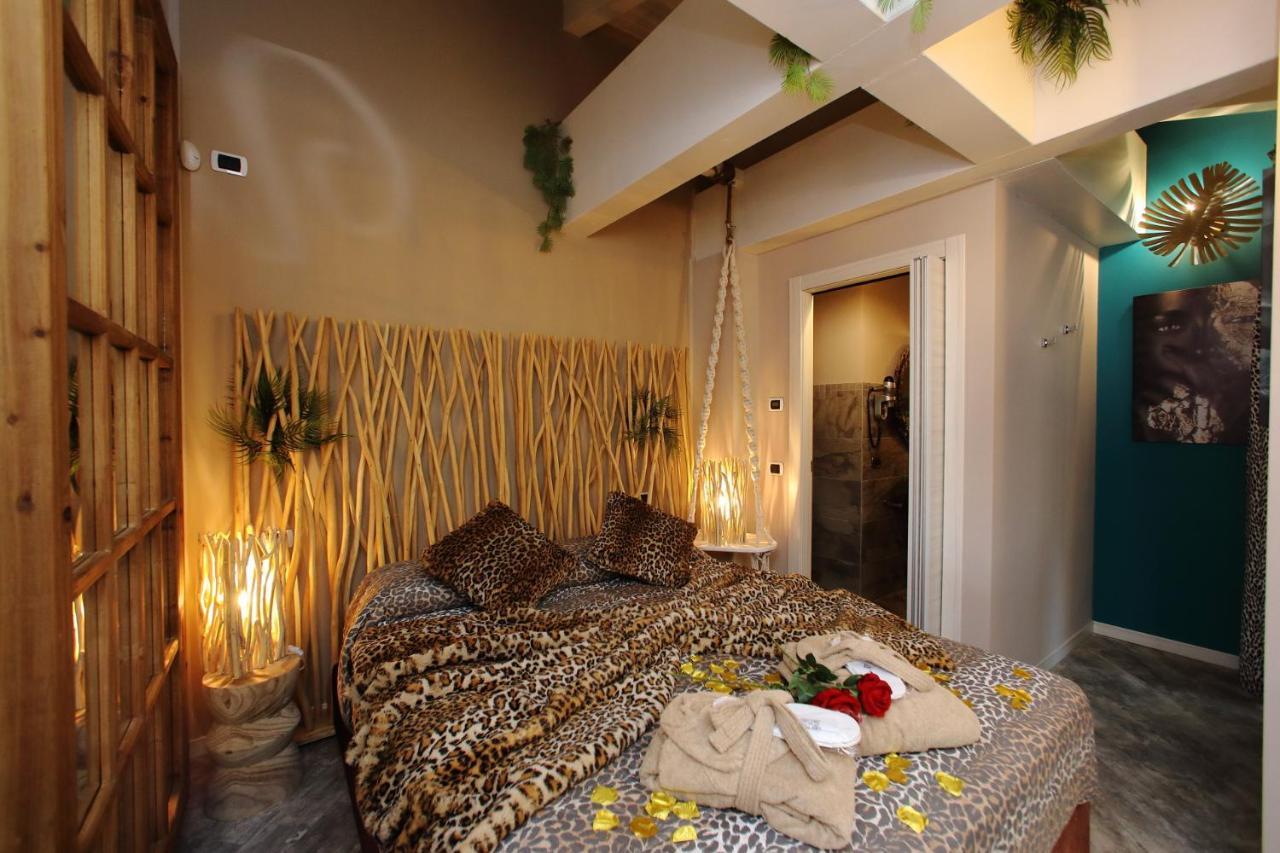 B&B Bellavista Exclusive In Zona Centrale Con Piscina Riscaldata E Jacuzzi Vista Lago Desenzano del Garda Exterior foto